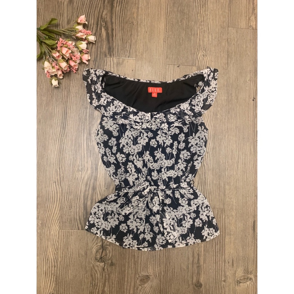 💫 3 for $15! 💫 Elle Ruffle Tie-Waist Floral Blouse